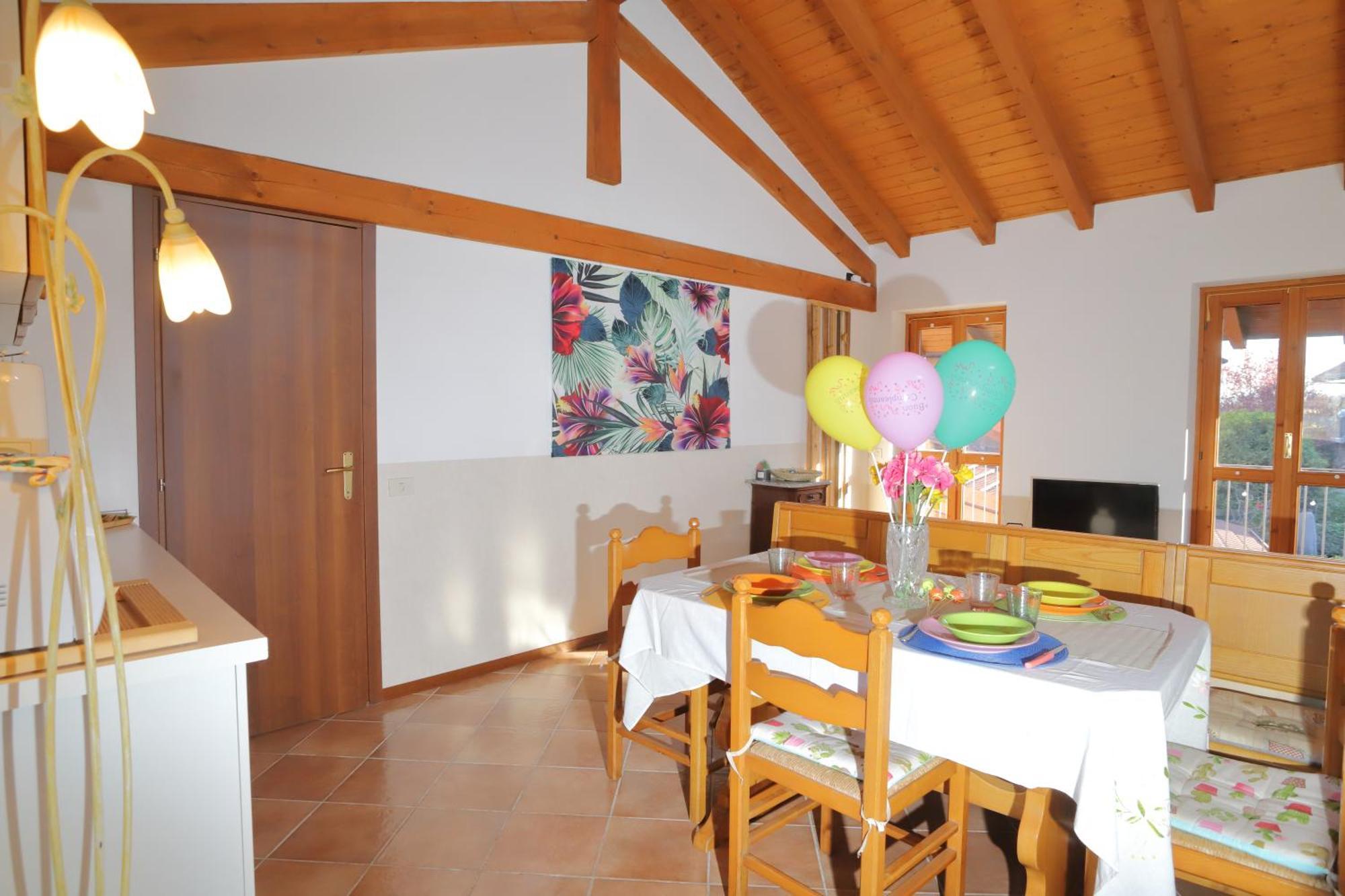 La Mansarda Del Ciliegio - Deliziosa Mansarda Con Giardino A 6 Km Da Arona Appartement Buitenkant foto